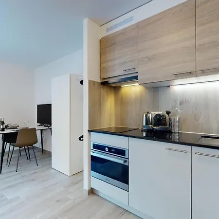 Furnished Studio #004 - Swiss 公寓 *